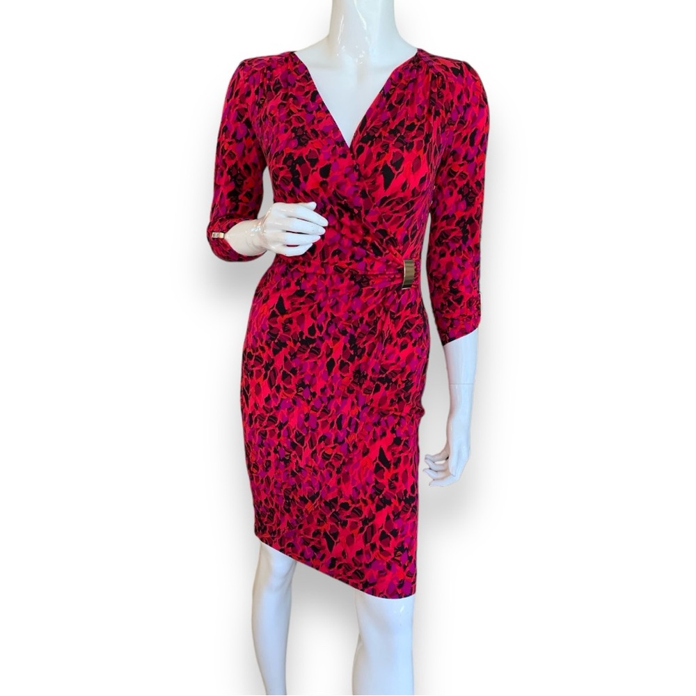 CACHE’ RUCHED BODYCON RED PRINT DRESS. WOMEN’S SIZE SMALL
